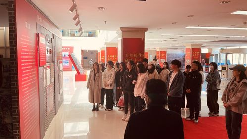 忠誠鑄魂顯擔當 藝心建功新時代——藝術設計學院開展“忠誠固根本 建功新突破”主題黨日暨文化藝術交流活動